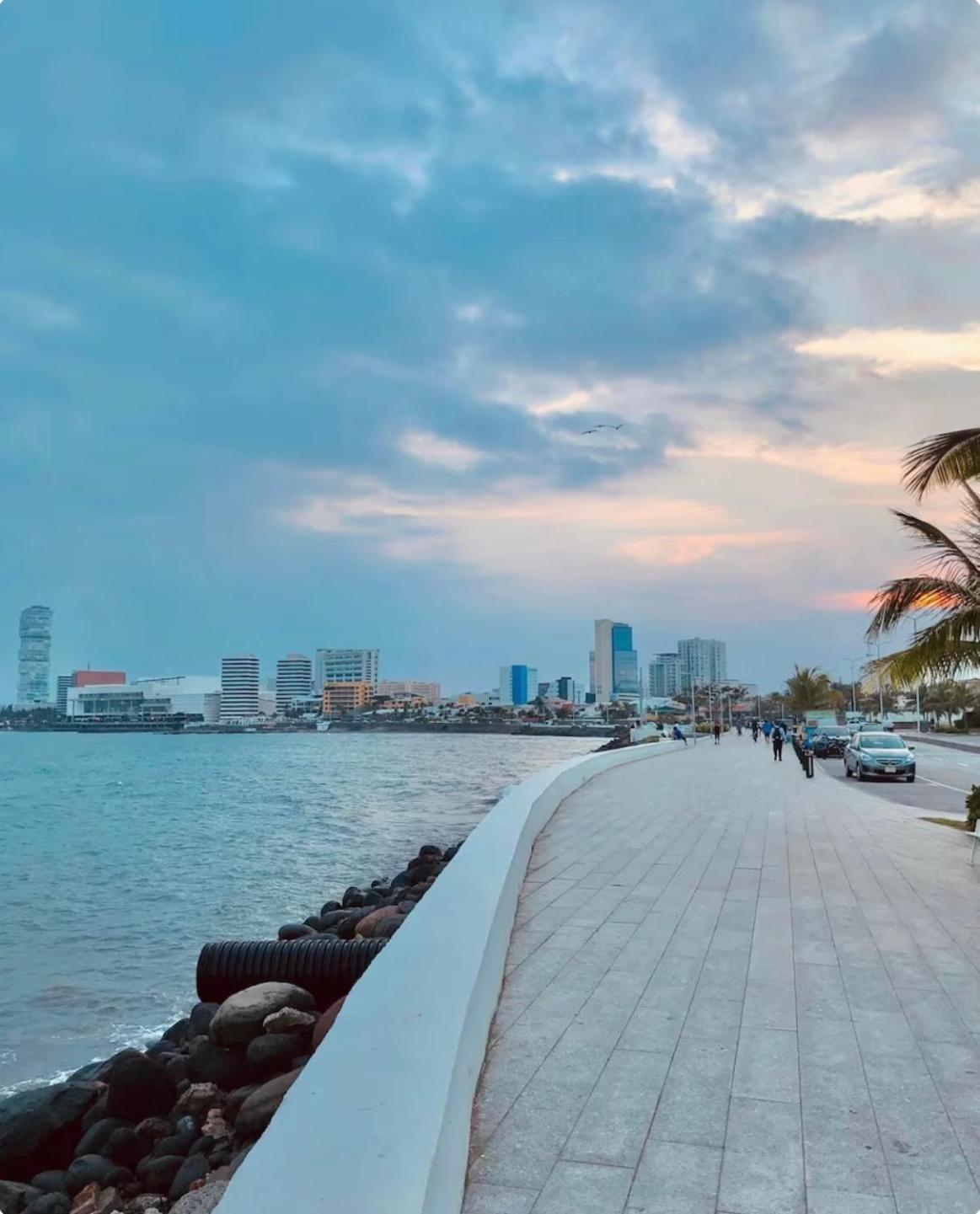 Suites Brisa Marina - Atras De Playa Regatas Y El Malecon, 6 Calles Del Acuario Veracruz Bagian luar foto